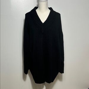 GRLFRND Black V-Neck Sweater Large